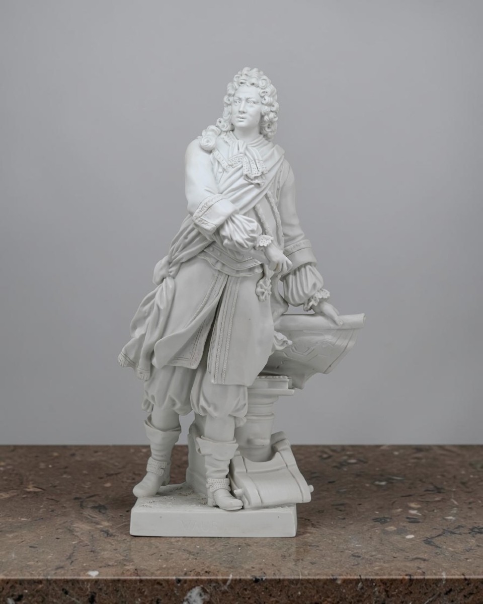 Figura in Porcellana Biscuit Di Sébastien Le Prestre de Vauban - Francia Metà XIX Secolo